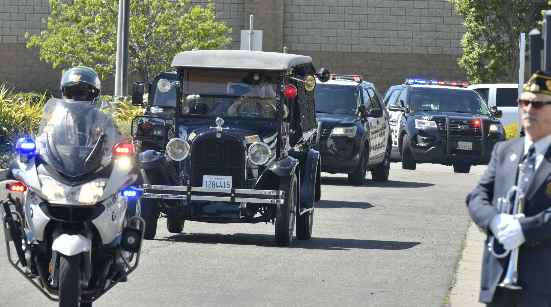 051618 Police memorial 18.jpg